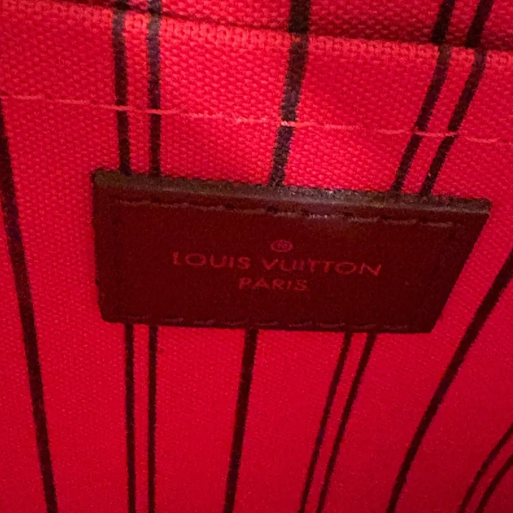 Louis Vuitton  Wristlet Clutch - Picture 4 of 8